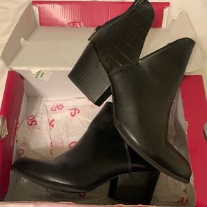 Black Boots / Shoes / Heels